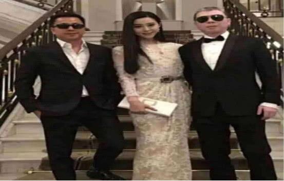 娱乐界最佳吃瓜达人,她如何成为娱乐圈风向标 第3张 娱乐界最佳吃瓜达人,她如何成为娱乐圈风向标 第3张