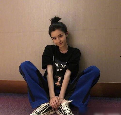 吃瓜娱乐哈妮克孜,吃瓜娱乐中的璀璨星辉  第2张